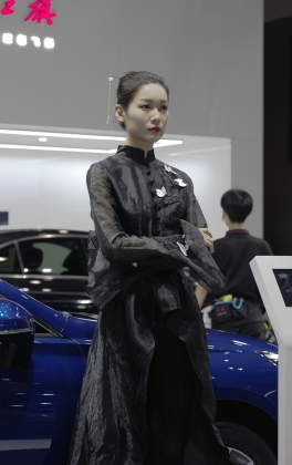2021年重庆国际车展红旗展台高冷气质美女模特